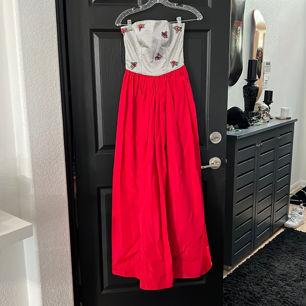 Stunning Y2K L.O.L Gown with Flowers!